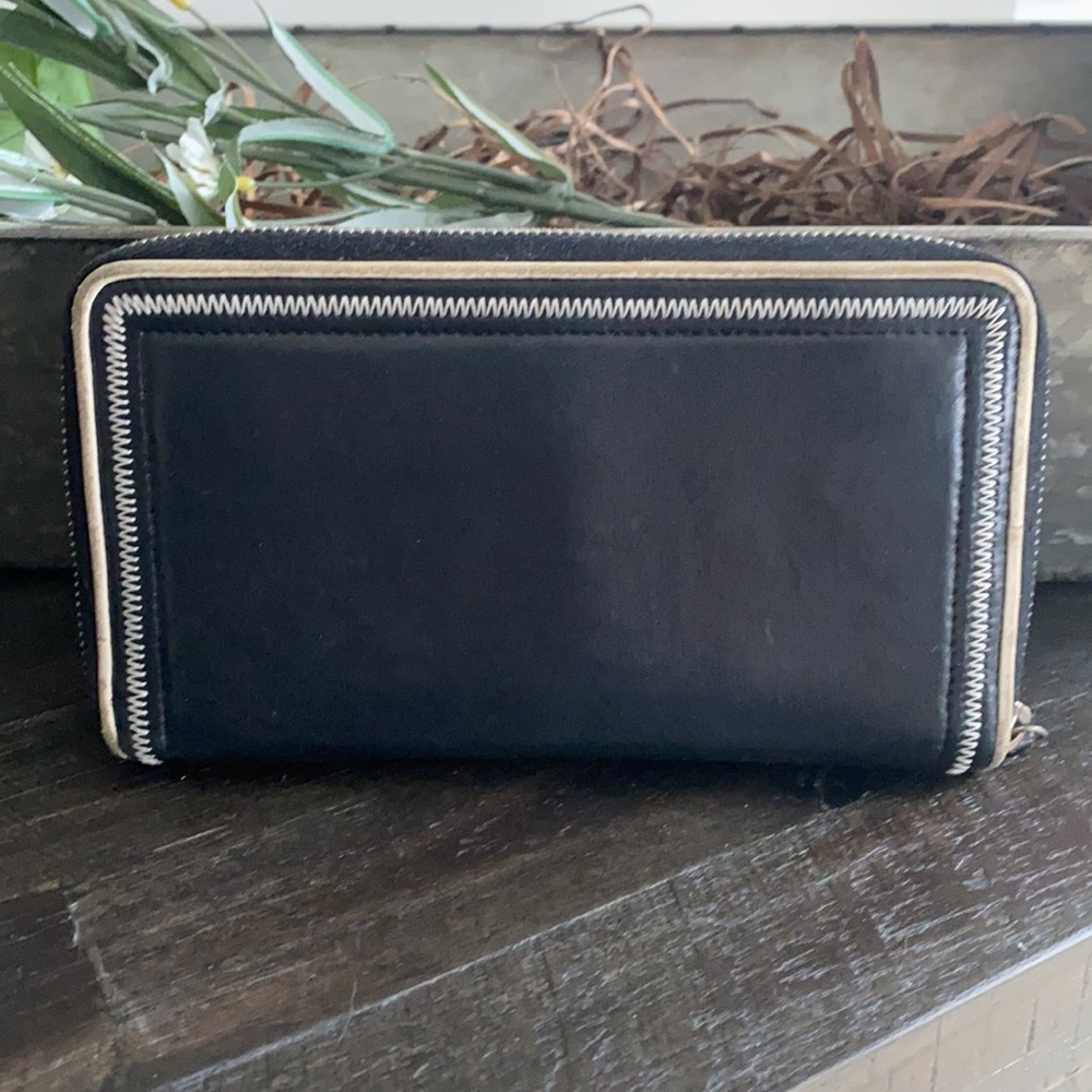 Chanel Black Wallet - Picture 2 of 16